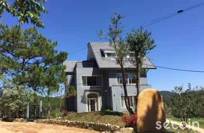 Ngói phẳng kiểu Pháp